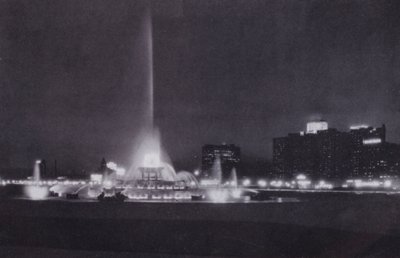 Chicago: Fontana di Buckingham, Illuminazione Notturna da American Photographer (after)