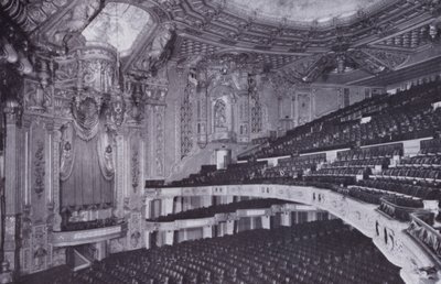 Chicago: Interno del Teatro Orientale da American Photographer (after)