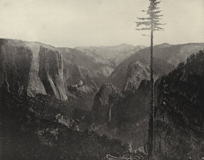 Veduta generale della Valle di Yosemite, California (foto in b/n) da American Photographer (after)
