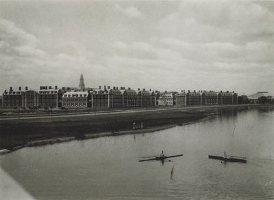 Università di Harvard: Scuola di specializzazione in amministrazione aziendale dal fiume Charles da American Photographer (after)