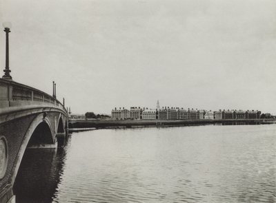 Università di Harvard: John W Weeks Bridge e Graduate School of Business Administration da American Photographer (after)