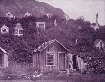 Case di sepoltura indiane vicino alla città di Juneau, Alaska da American Photographer (after)