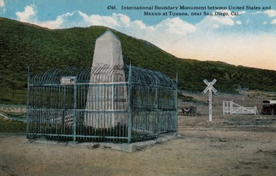 Monumento di confine internazionale tra Stati Uniti e Messico a Tijuana, vicino a San Diego, California da American Photographer (after)