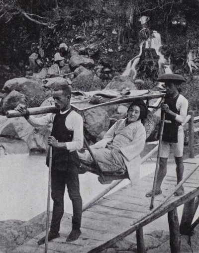 Signora giapponese che attraversa il fiume Daiya vicino a Nikko da American Photographer (after)