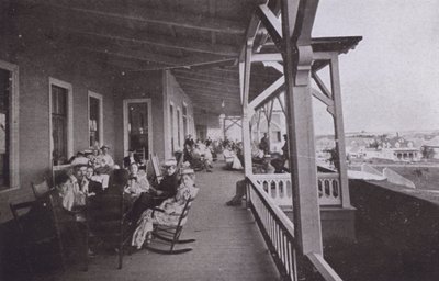 Old Orchard House, Maine: Scena della piazza da American Photographer (after)