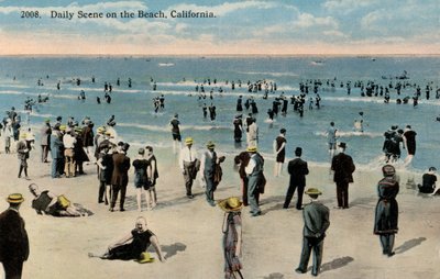 Persone che si rilassano in spiaggia, California, USA da American Photographer (after)