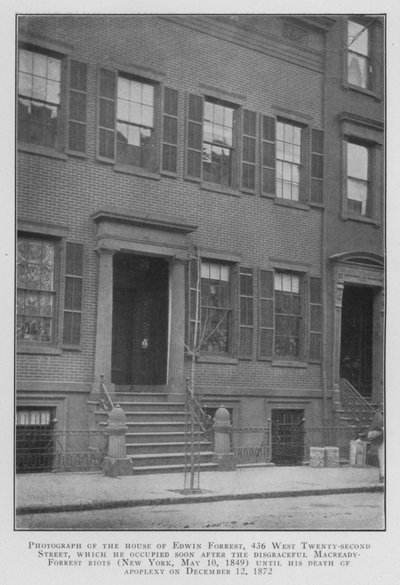 Fotografia della casa di Edwin Forrest, 436 West Twenty-second Street, che occupò subito dopo i disordini di Macready Forrest (New York) da American Photographer (after)