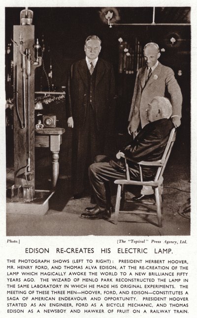 Thomas Edison ricrea la sua luce elettrica per il Presidente Herbert Hoover e Henry Ford (foto in b/n) da American Photographer (after)