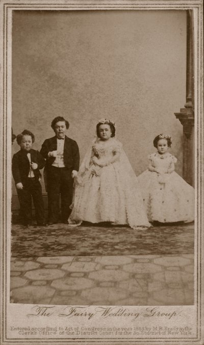 Fotografia di matrimonio di Charles Sherwood Stratton, intrattenitore americano noto come Generale Tom Thumb, e sua moglie, Lavinia Warren da American Photographer (after)