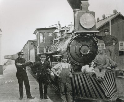 Un treno merci della ferrovia Central Pacific con l