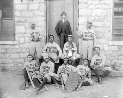 Giocatori di baseball afroamericani del Morris Brown College, Atlanta, Georgia, c.1899 (stampa al gelatino d