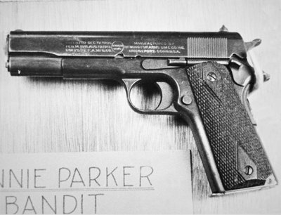 Pistola di Bonnie Parker da American Photographer