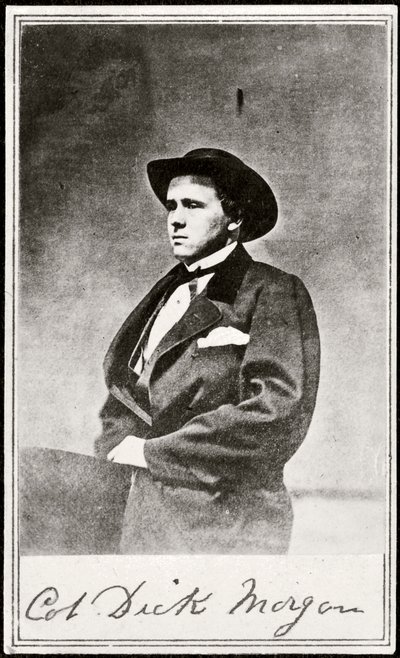 Colonnello Dick Morgan (foto b/n) da American Photographer
