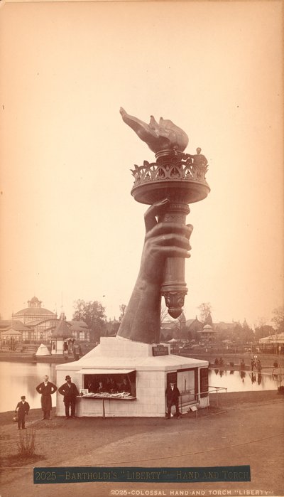 Mano e torcia della Statua della Libertà, c.1876 da American Photographer