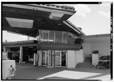 Stazione di servizio della Lindholm Oil Company, Cloquet, Minnesota da American Photographer