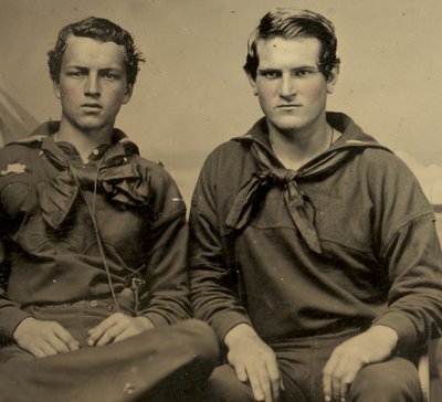 Ritratto di due marinai in uniforme dell