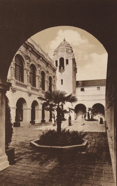 San Diego: Edificio del Patio delle contee della California meridionale, Esposizione di Panama-California (foto b/n) da American Photographer