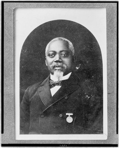 Sgt. William Carney, ritratto a mezzo busto, di fronte, c.1900 da American Photographer