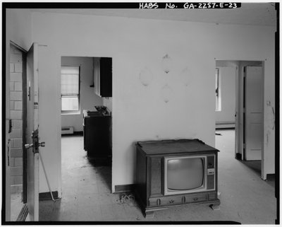 Techwood Homes, Edificio n. 3, 559 Techwood Drive & 129-135 Merrit Avenue, Atlanta, Contea di Fulton, GA (foto in b/n) da American Photographer