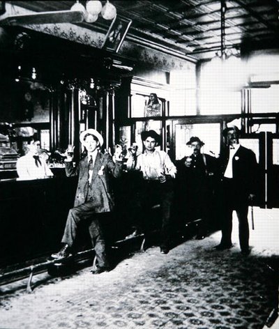 Tipico saloon occidentale da American Photographer