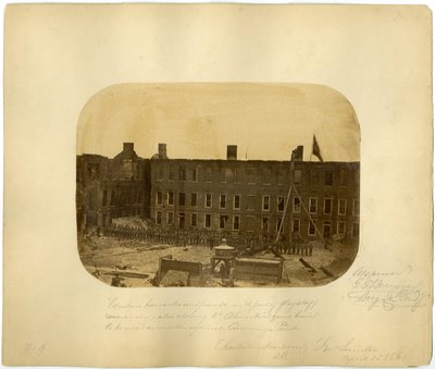 Caserme occidentali e parata, Battaglia di Fort Sumter, 15 aprile 1861 da American Photographer