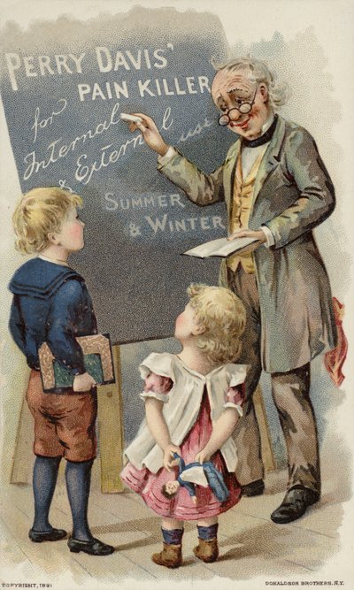 Bambini che guardano la lavagna con l