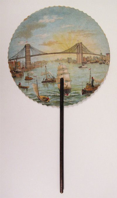 Ventaglio commemorativo stampato con scena del Ponte di Brooklyn da American School