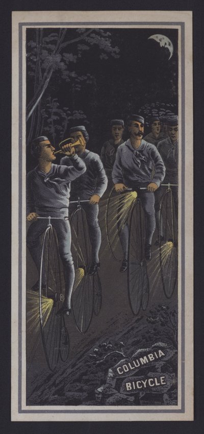 Ciclisti che pedalano di notte da American School