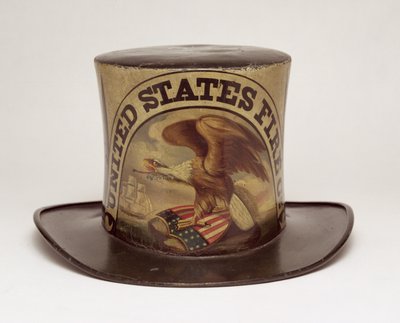 Cappello da parata dei pompieri dipinto da David Bustill Bowser, c.1850 da American School