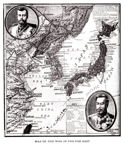 Mappa della Russia orientale, Corea e Giappone durante il conflitto russo-giapponese (1904-1905). In medaglione, lo zar Nicola II di Russia (1868-1918) e l