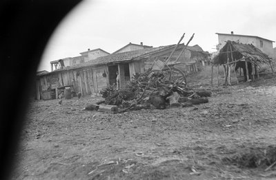 CROTONE - IL VILLAGGIO DA VICINO, da Ando Gilardi