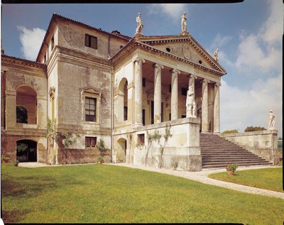 Vista della facciata da Andrea Palladio
