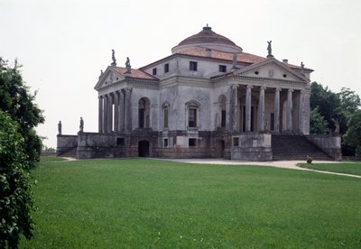 Veduta della villa Almerico-Capra conosciuta come la Rotonda realizzata dall