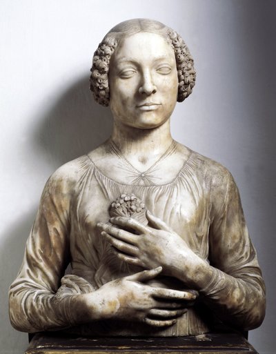 Donna con un mazzo di fiori Scultura in marmo di Andrea di Francesco di Cione detto il Verrocchio (1435-1488) 1475-1480 circa. Altezza 58 cm Firenze, Museo Nazionale del Bargello da Andrea del Verrocchio
