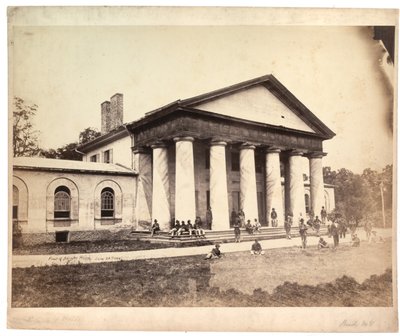 Fronte della Casa di Arlington, 28 giugno 1864 da Andrew Joseph Russell