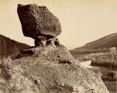 Sphinx of the Valley, da The Great West Illustrated in a Series of Photographic Views across the Continent taken along the line of the Union Pacific Railroad West from Omaha, Nebraska by A.J. Russell, Volume I da Andrew Joseph Russell