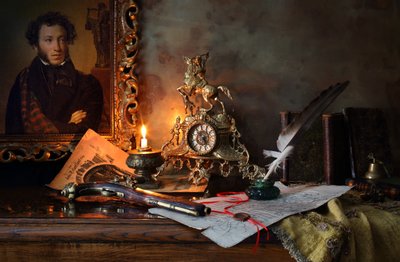 Scrivania letteraria a lume di candela da Andrey Morozov