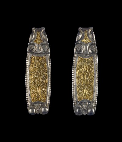 Una coppia di estremità di cinghia, da Ipsden Heath, Oxfordshire, tardo anglosassone, 9º secolo da Anglo Saxon