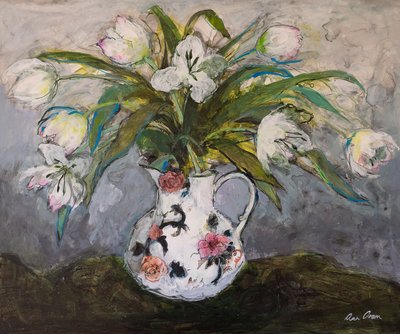 Tulipani Bianchi in una Brocca di Ferro, 2019 da Ann Oram