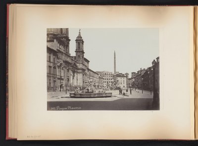 Veduta di Piazza Navona con fontana a Roma da Anonymous