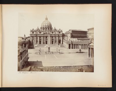 Vista di Piazza San Pietro e della Basilica di San Pietro a Roma, Italia da Anonymous