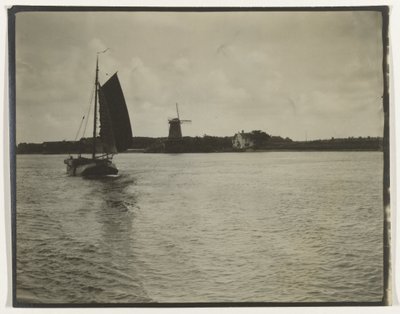 Vista su un fiume o lo Zuiderzee, con una barca a vela e un mulino, Paesi Bassi da Anonymous