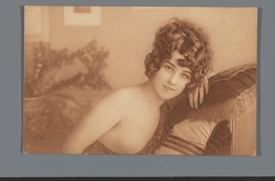 Ritratto di una donna sconosciuta con il busto nudo da Anonymous