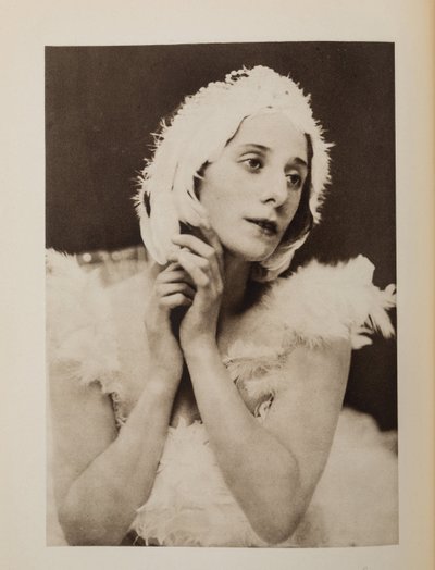 Anna Pavlova nel balletto Il cigno morente di Camille Saint-Saëns, Anonimo. Cromolitografia, Collezione Privata da Anonymous Anonymous