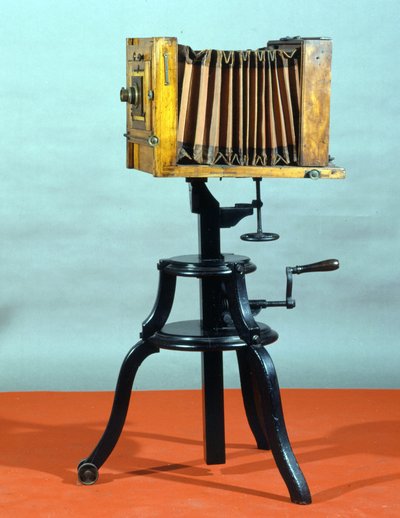 Macchina fotografica, circa 1890. Milano da Anonymous Anonymous