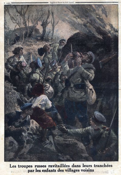 Prima Guerra Mondiale 1914-1918. Le truppe militari russe rifornite nelle loro trincee dai bambini dei villaggi vicini. In 