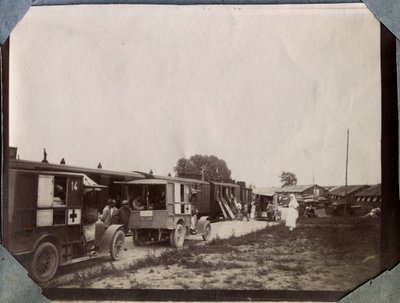 Prima Guerra Mondiale 1914-1918: vaccinazione dei soldati da parte delle infermiere della Croce Rossa Francese alla stazione di Saint Gilles (Saint-Gilles) nella Manica, Bassa Normandia, Francia. Fotografia anonima giugno 1917. Collezione privata, Stella. da Anonymous Anonymous