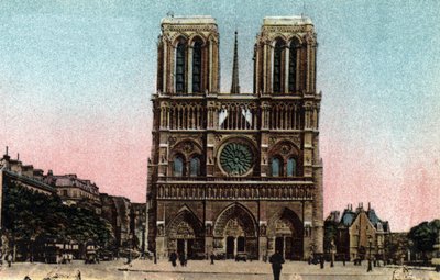 Parigi: vista della facciata della Cattedrale di Notre Dame. Architettura gotica. Fotografia del 1920 in 