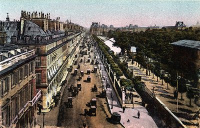 Parigi: vista del traffico su rue de Rivoli, verso il Louvre. Fotografia del 1920 in “Artistic Album” della città di Parigi. Collezione privata. da Anonymous Anonymous