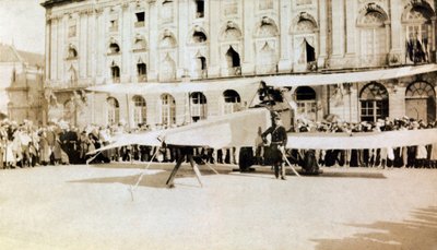Fotografia da un album personale di un tenente di fanteria durante i primi mesi della Prima Guerra Mondiale da Anonymous Anonymous
